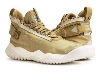 Jordan Proto React in Gold Metallic