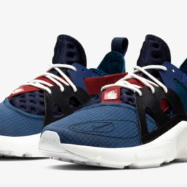 Nike Huarache Type in Mystic Navy